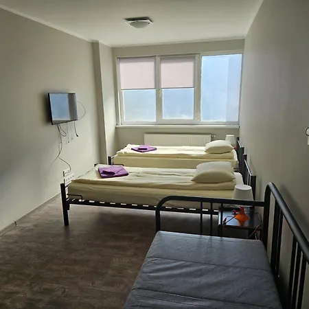 Brize Hostel *